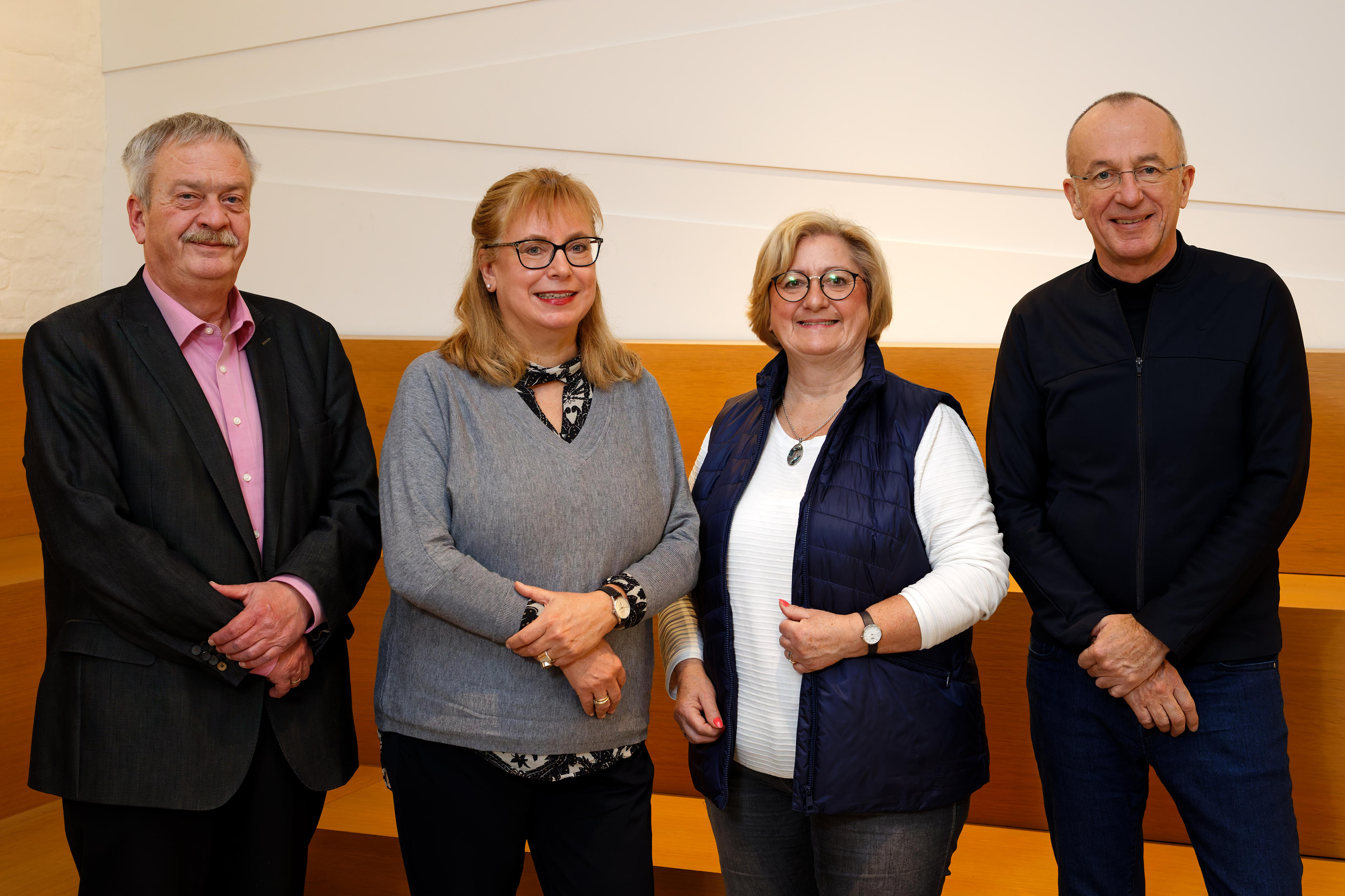 Gruppenbild Ausschuss für Personal, Organisation und Betriebliches Gesundheitsmanagement