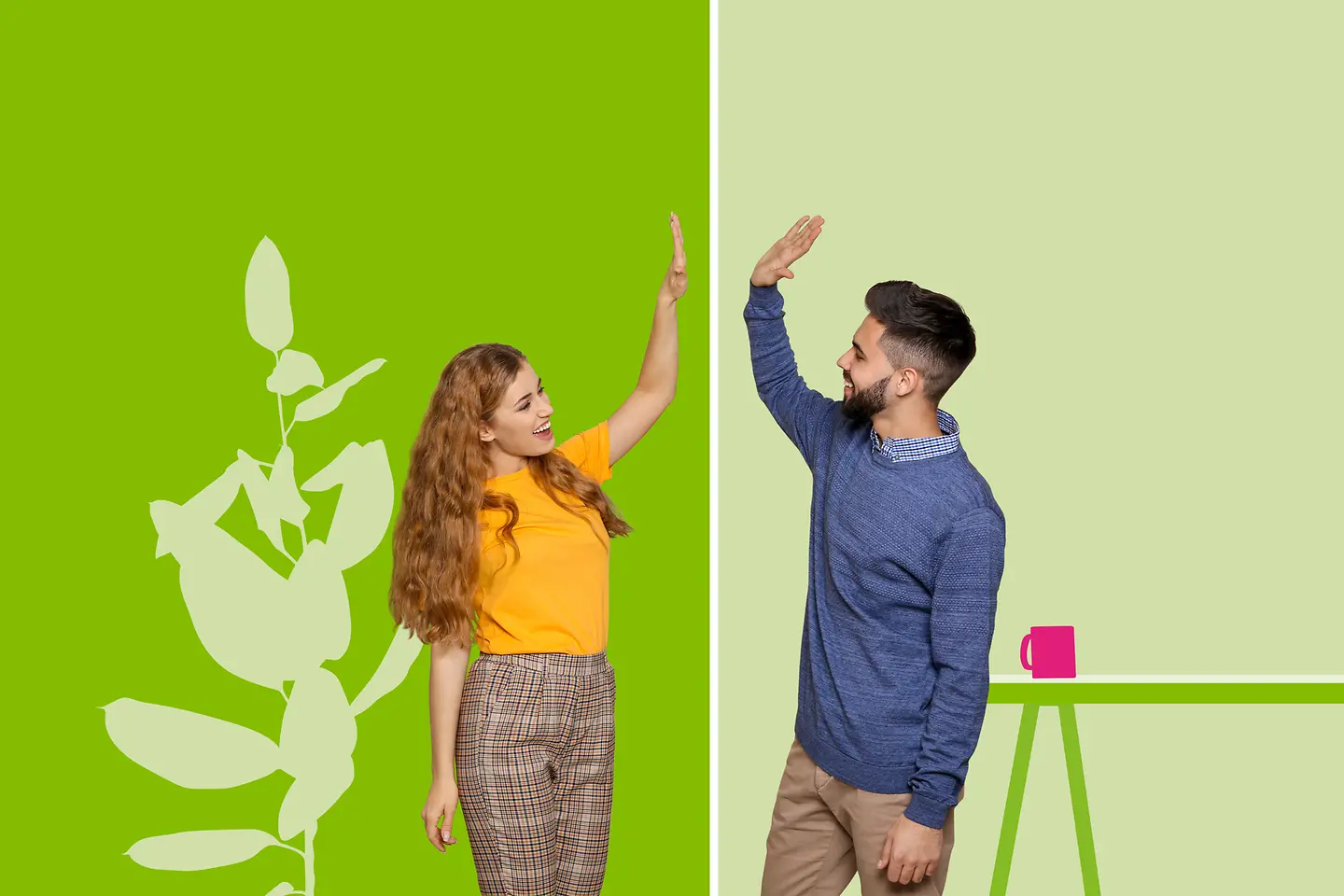 Zwei Menschen geben sich ein High Five.