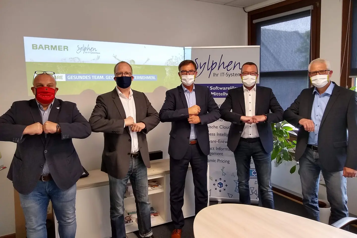 Ein Gruppenfoto des Projektteams Sylphen und Barmer.