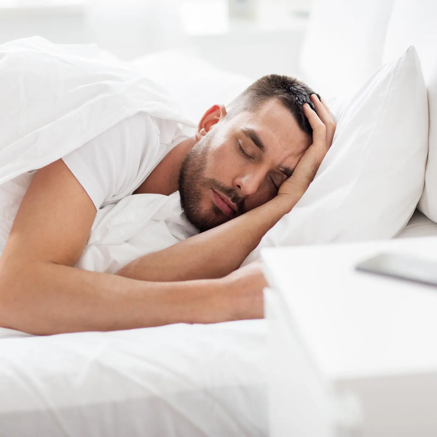 Dieses Bild zeigt einen schlafenden Mann.