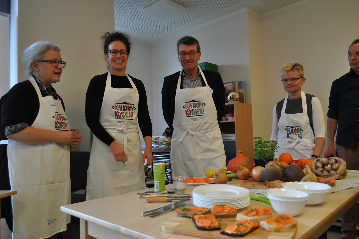 Ich kann kochen! Schulung mit Verbraucherschutzminister Dieter Lauinger und der Barmer