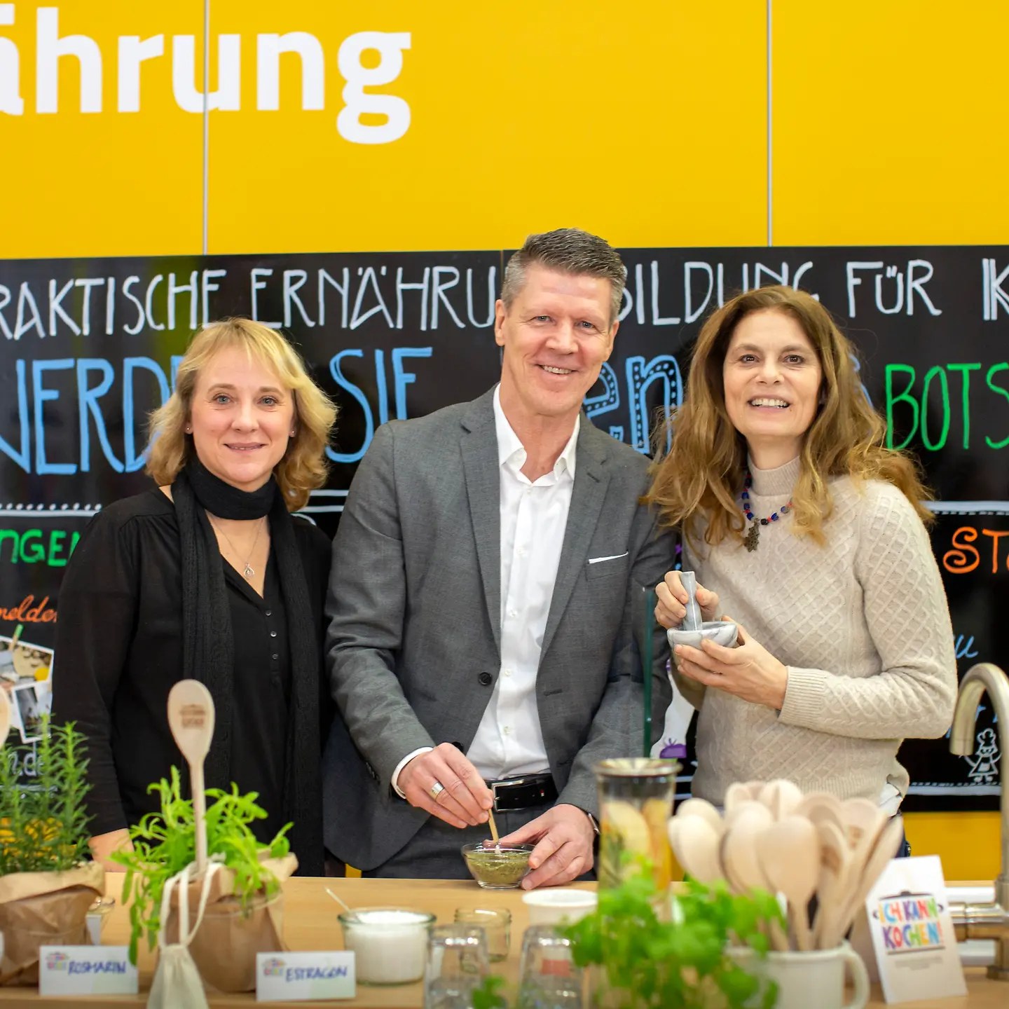 Köchin Sarah Wiener, Barmer-Landesgeschäftsführer Heiner Beckmann und Genussbotschafterin Kerstin Döller