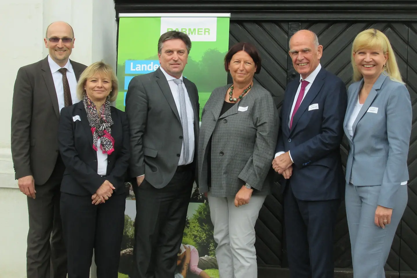 Gruppenfoto Politiker und Gesundheitsexperten beim Länderforum Gesundheit