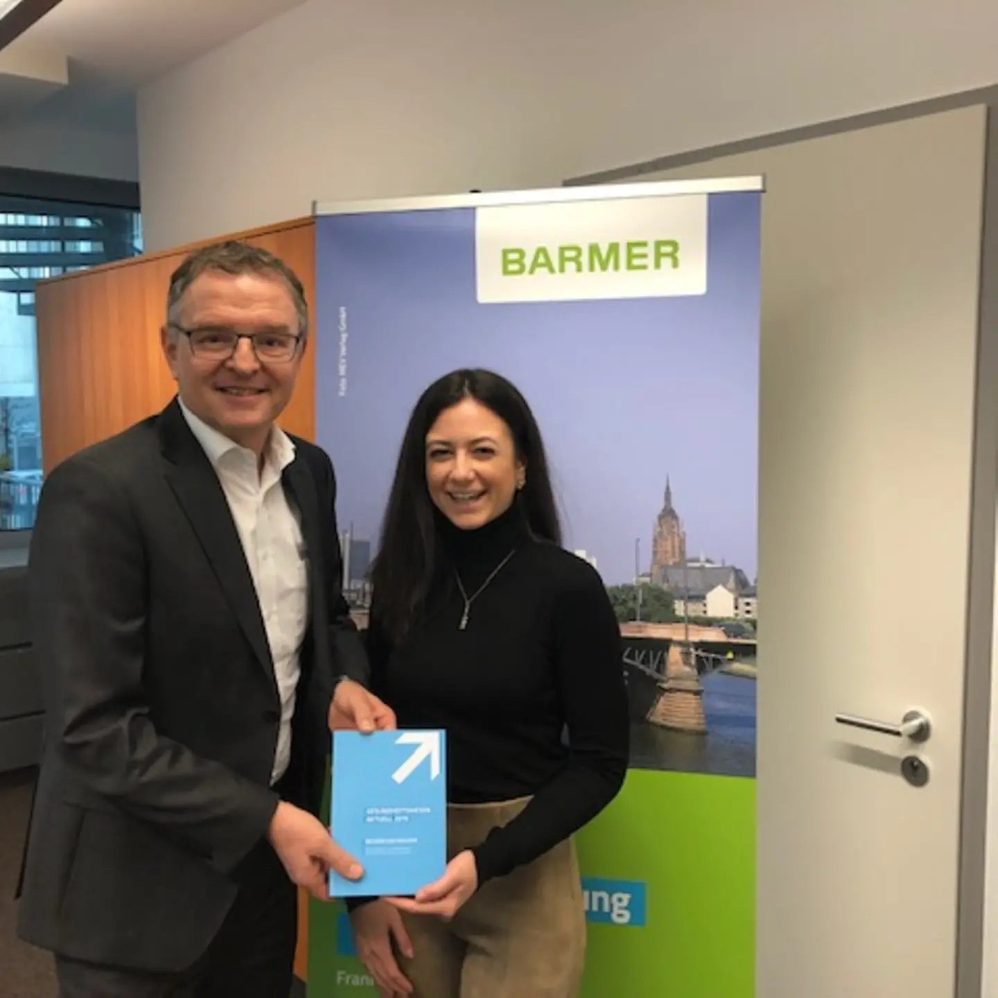 Amtierende Miss Hessen und Norbert Sudhoff im Dialog