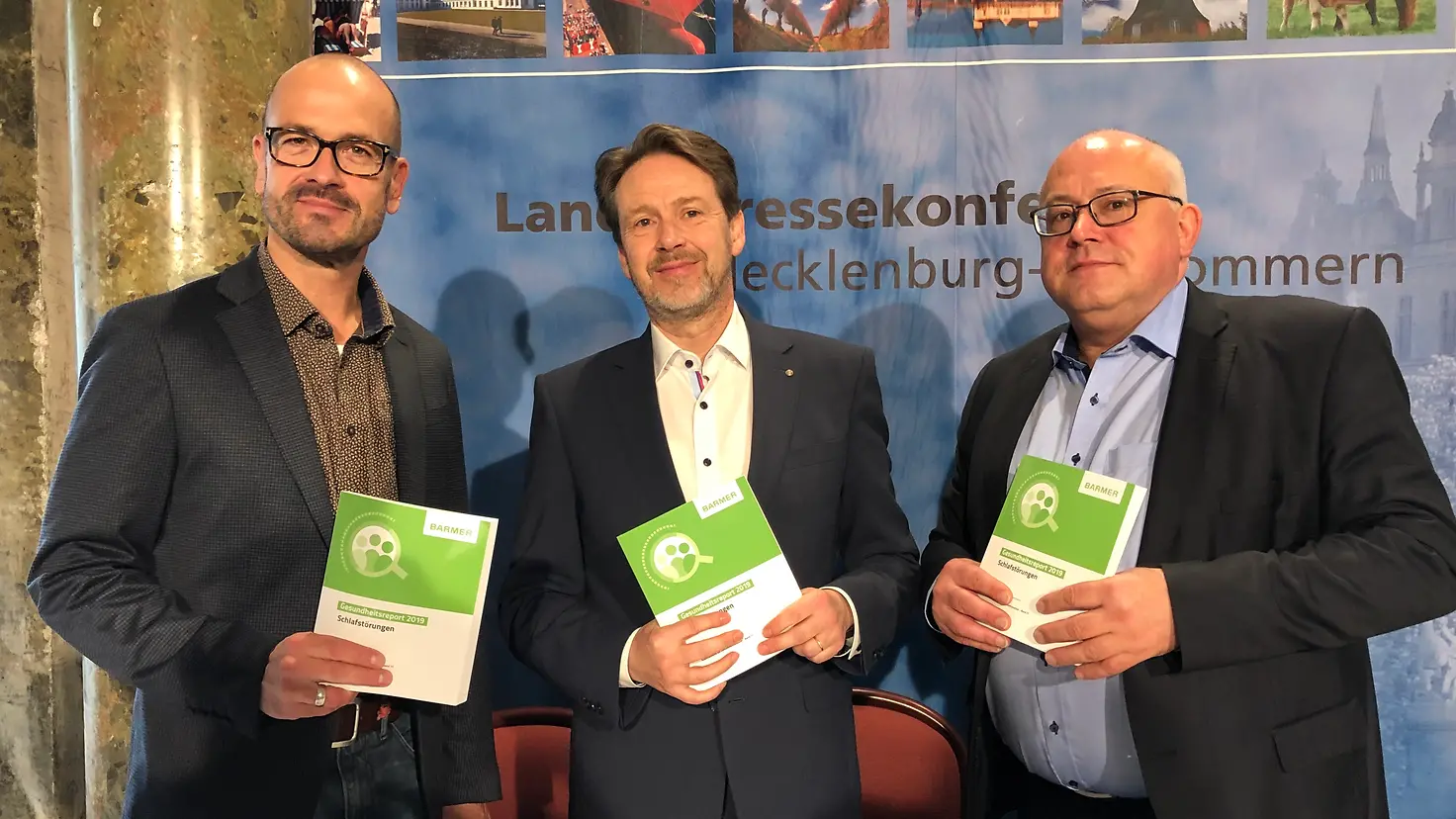 Henning Kutzbach, Prof. Andreas Broocks und Wolfram Grüning (von rechts) stellen das Thema Schlafstörungen in der LPK vor