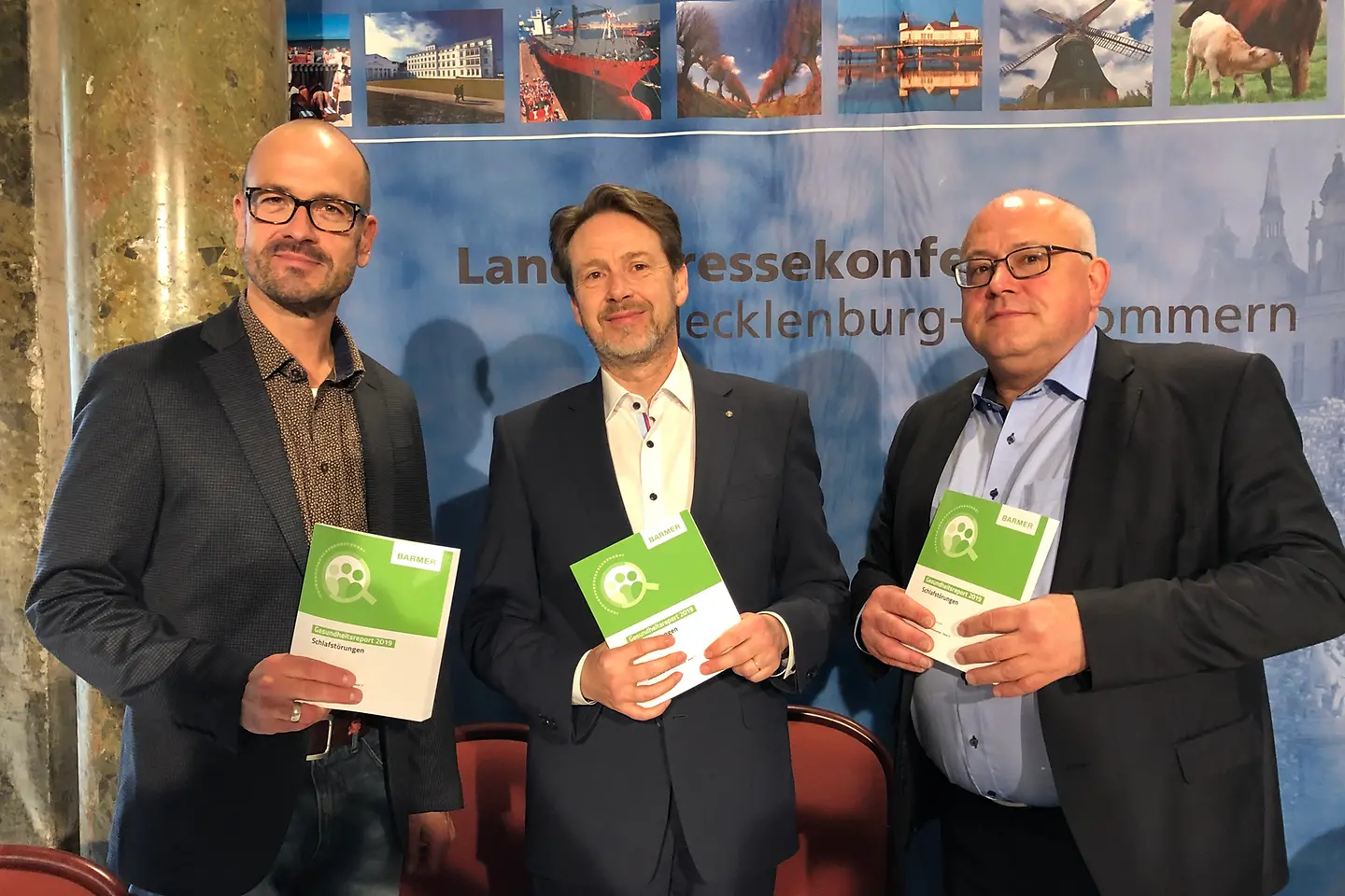 Henning Kutzbach, Prof. Andreas Broocks und Wolfram Grüning (von rechts) stellen das Thema Schlafstörungen in der LPK vor
