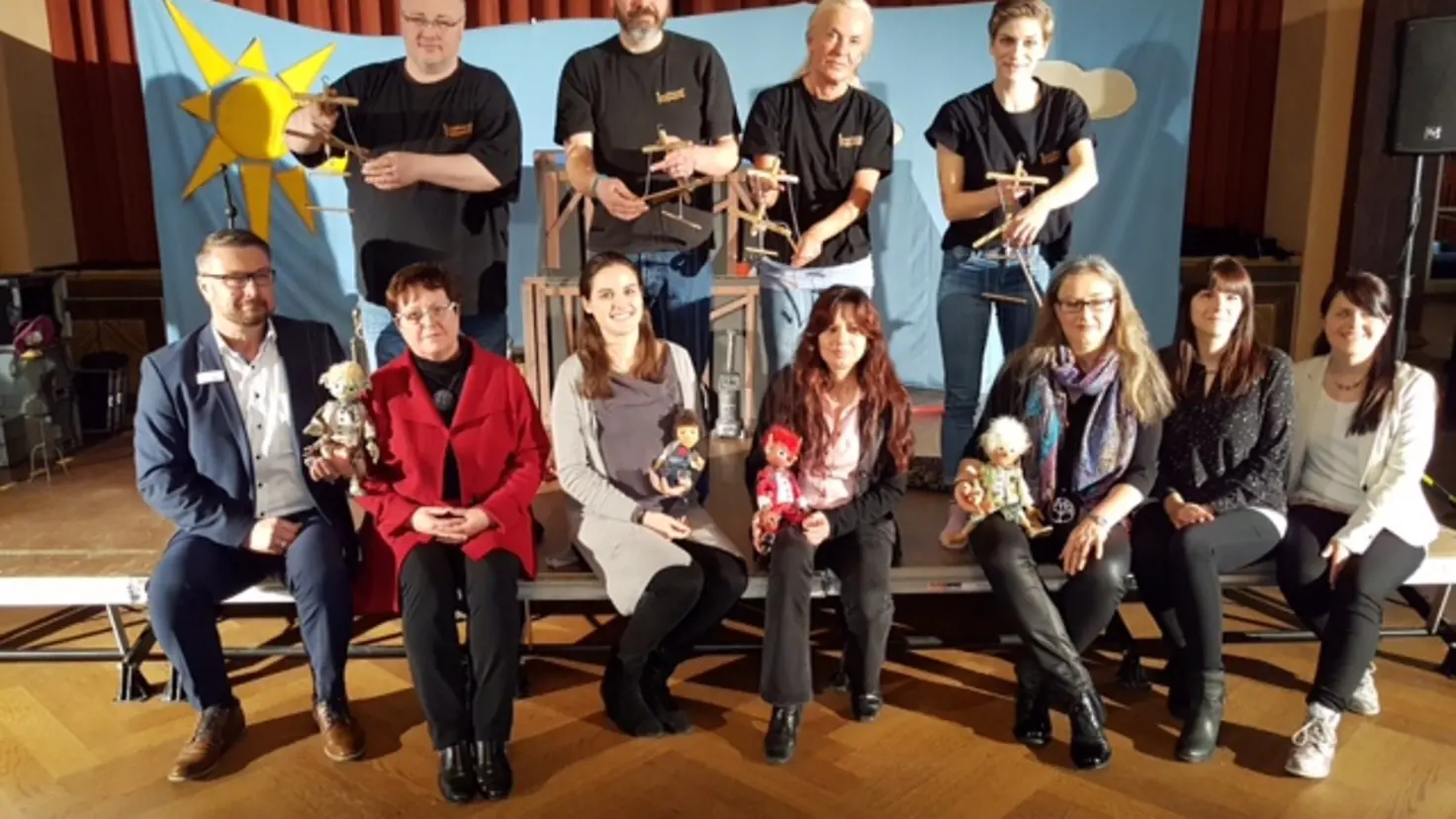 Gruppenfoto Puppenspieler der Augsburger Puppenkiste u.a.