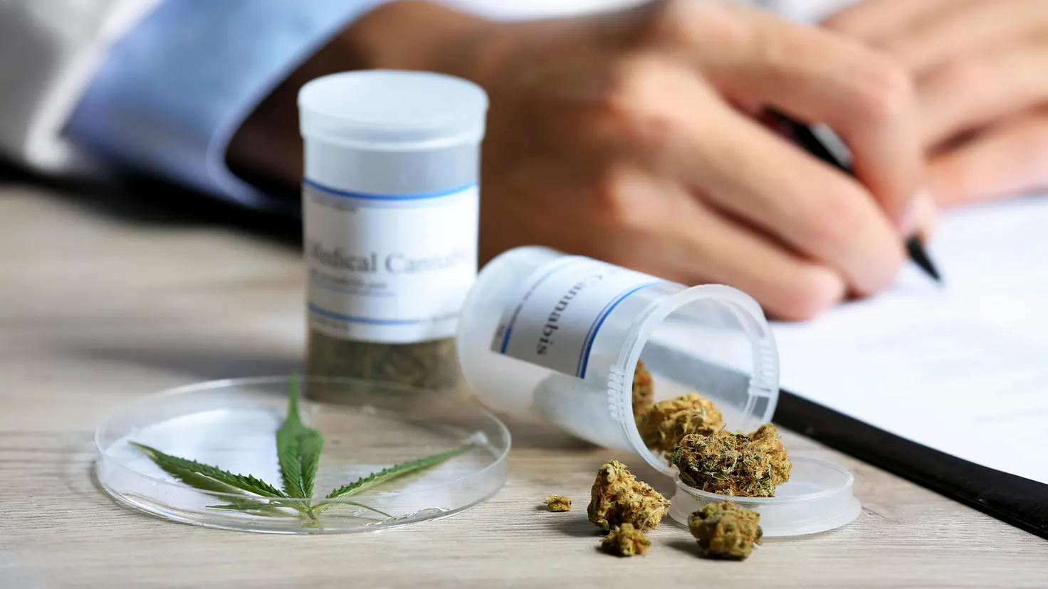 Arzt verschreibt medizinisches Cannabis