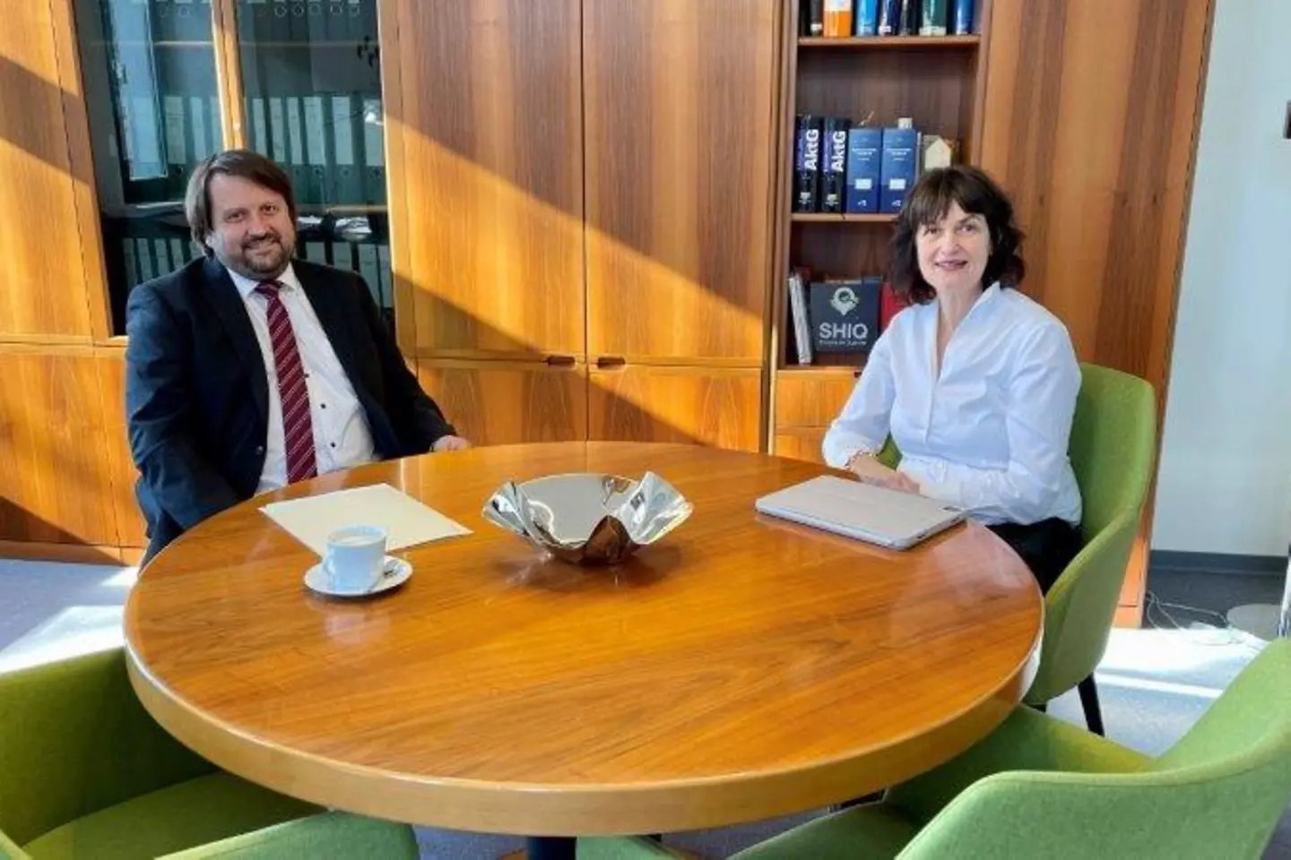 Dr. Fabian Magerl (BARMER) und Mirjam Philipp (VSWG) beim Arbeitstreffen 