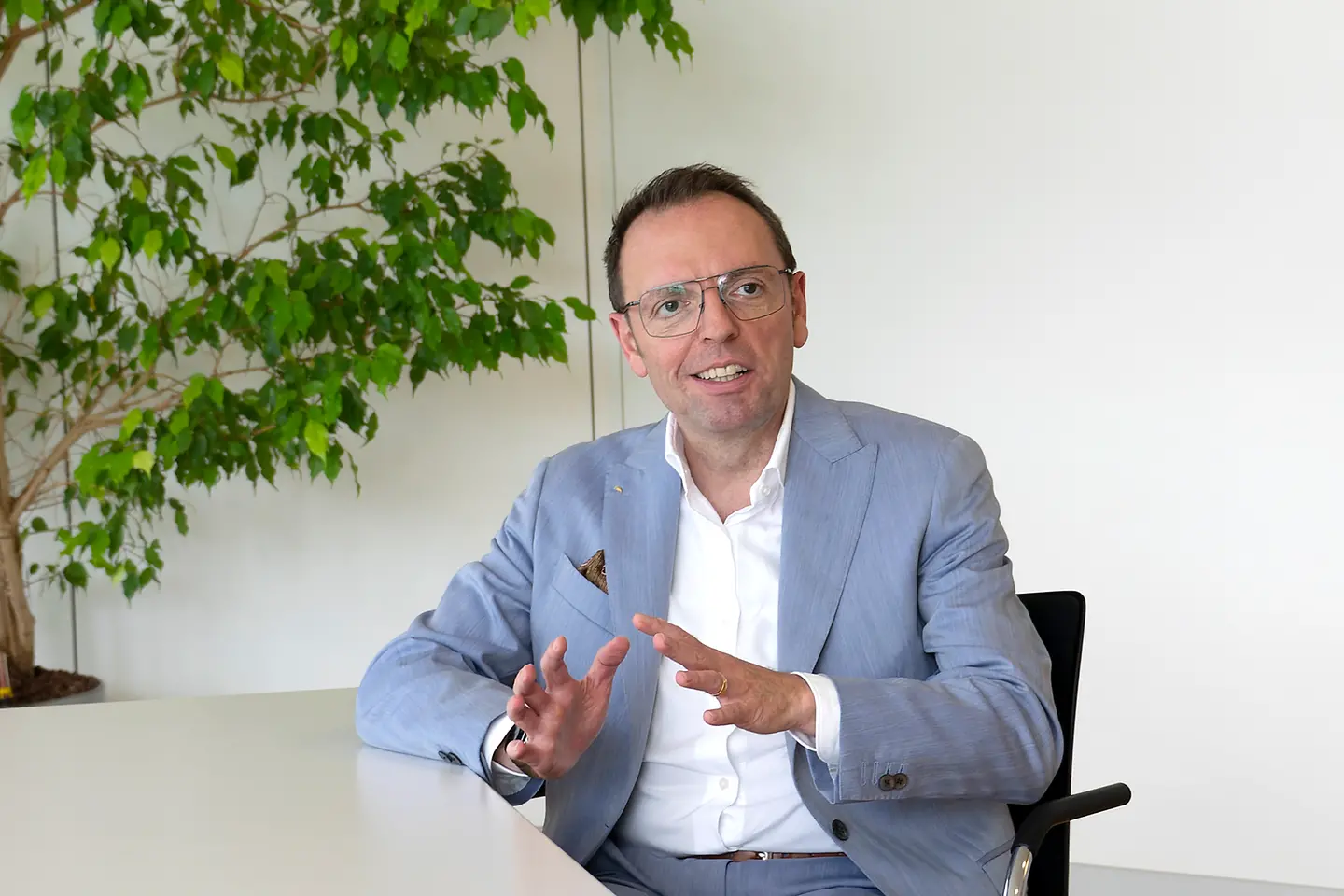 Herr Hübner im Interview