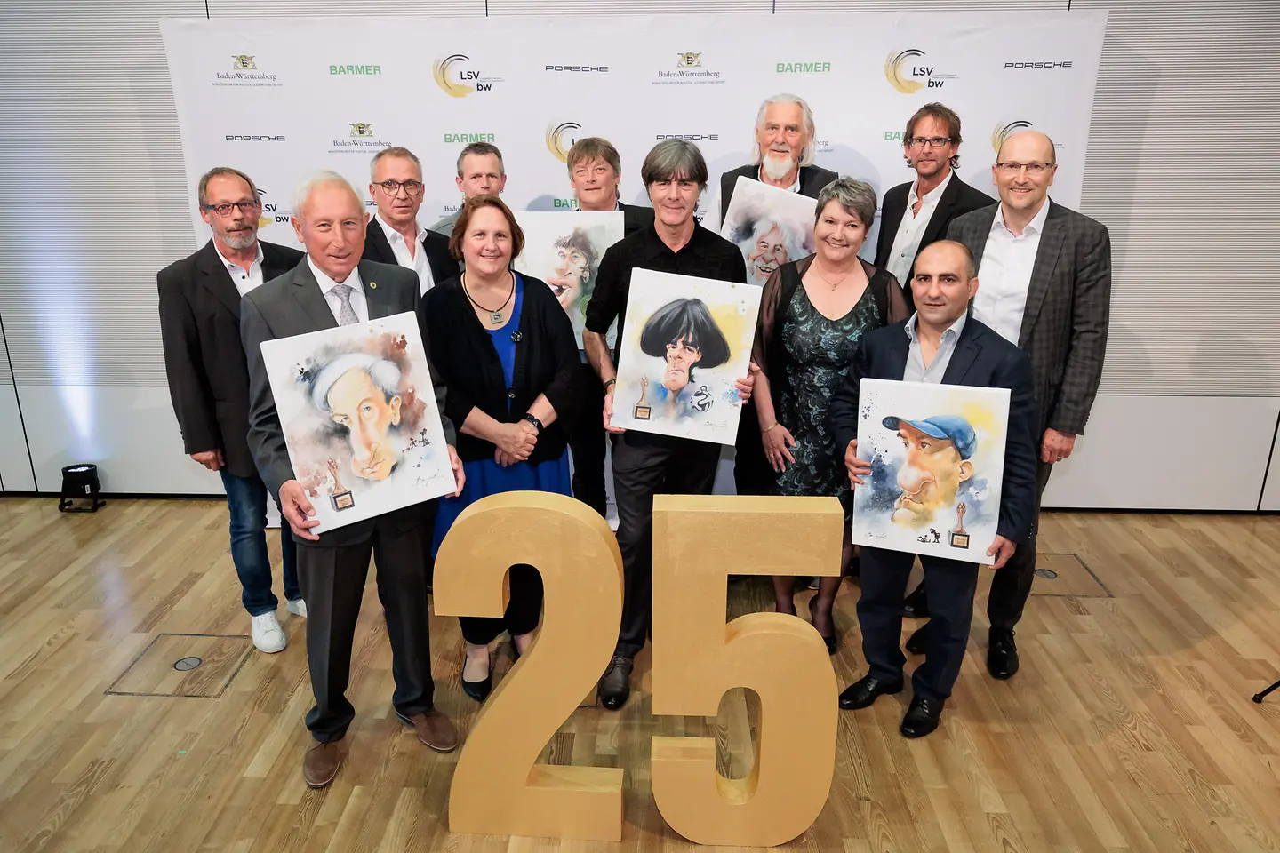 Gruppenbild von den Gewinnerinnen und Gewinnern des Trainerpreises 2021