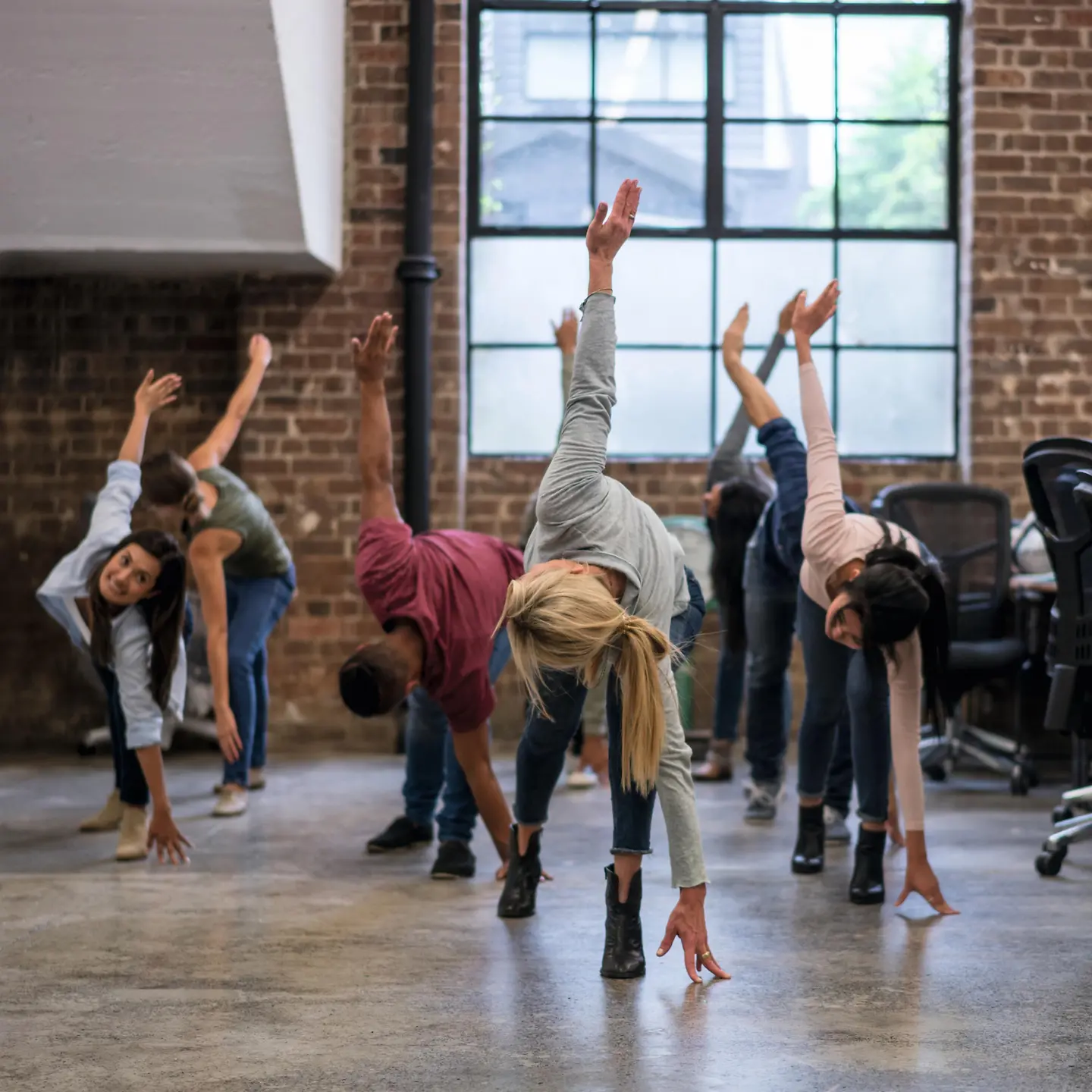 Zu sehen sind Menschen, die Sport machen
