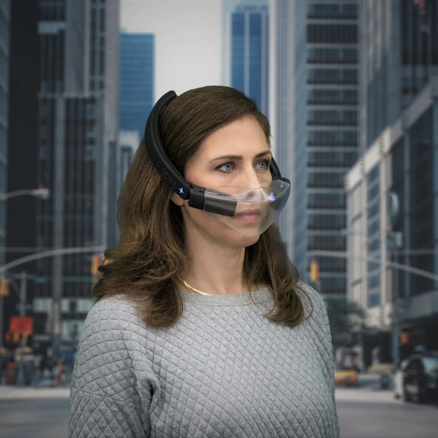 Securer Atemmaske an weiblichem Model