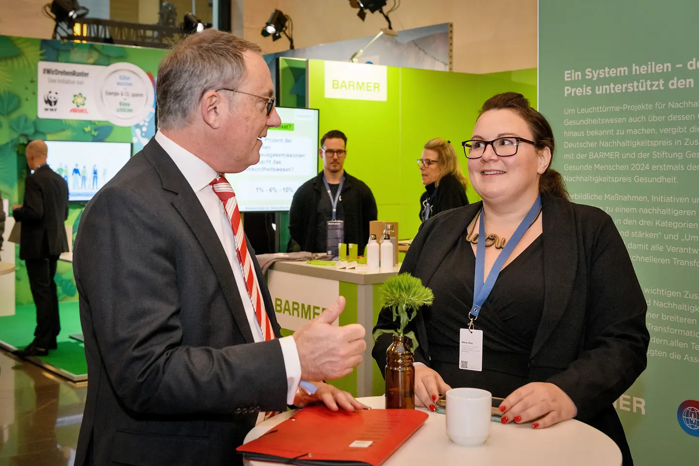 Maria Hinz und Prof. Dr. Christoph Straub im Austausch beim DNP