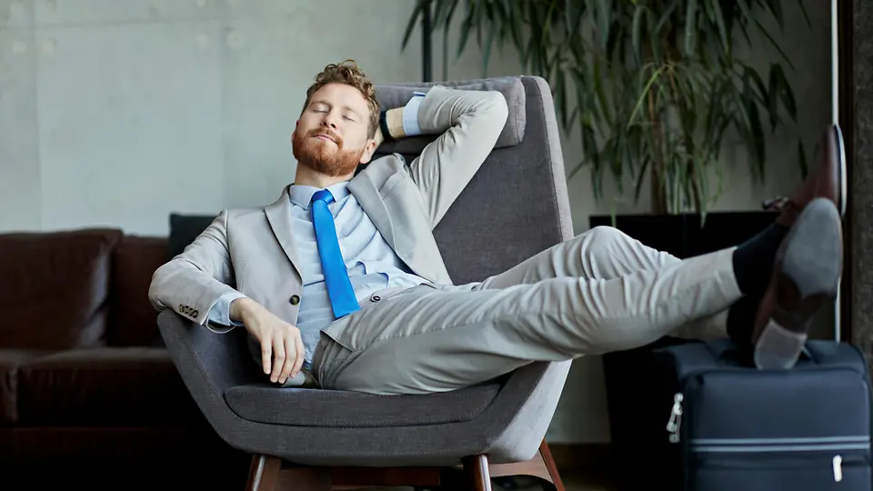 Powernap: ein Gewinn für Beschäftigte & Arbeitgeber | BARMER