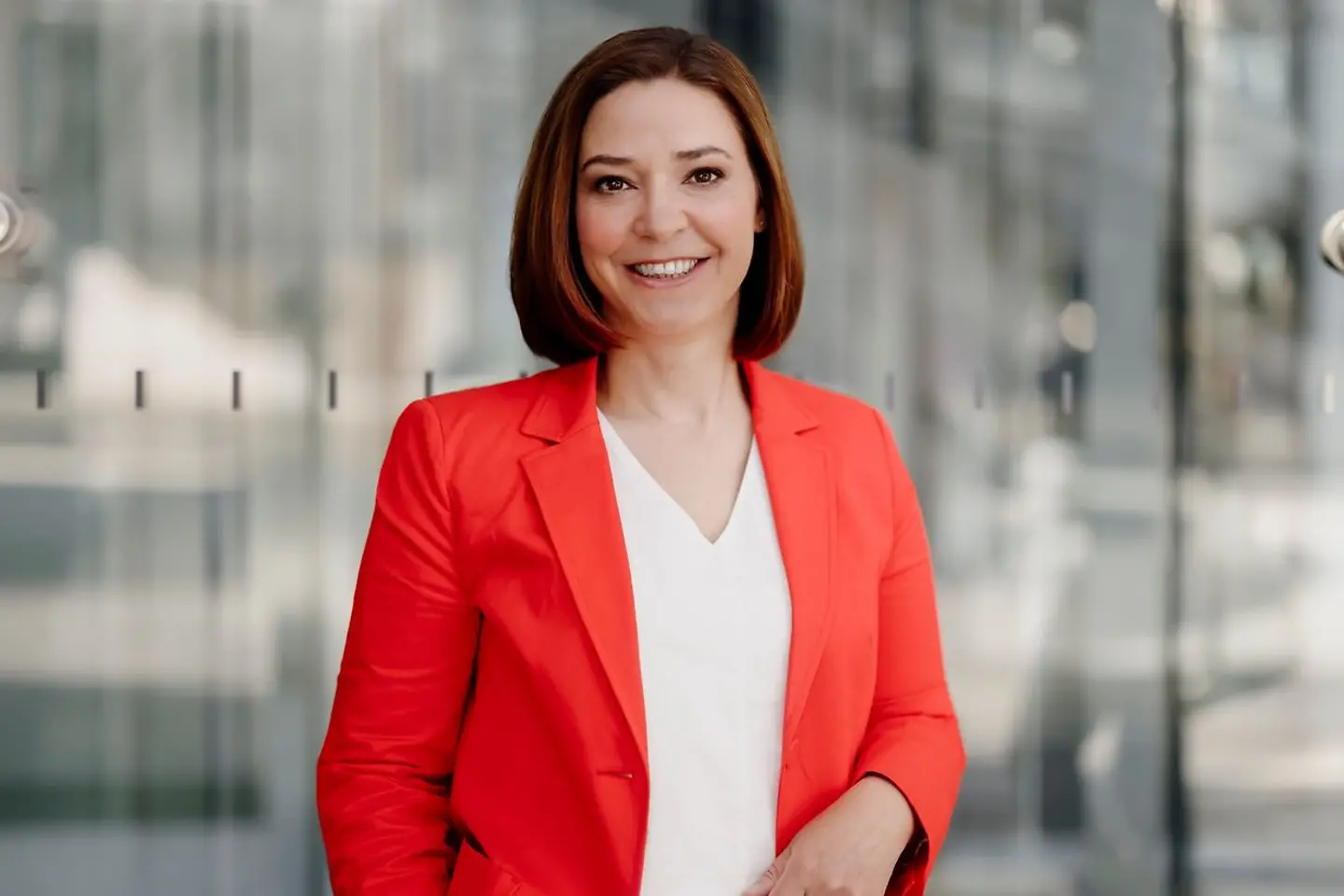 Porträt Yvonne Magwas